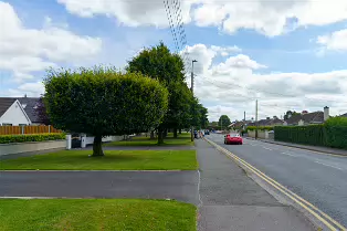 STATION ROAD IN NEWBRIDGE [PHOTOGRAPHED 14 AUGUST 2024]-238773-1