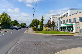 STATION ROAD IN NEWBRIDGE [PHOTOGRAPHED 14 AUGUST 2024]-238787-1