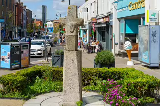 BLACKROCK MARKET CROSS [ON MAIN STREET IN BLACKROCK VILLAGE]-238403-1