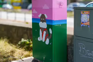 COAST WALK BY EILIS NOLAN [PAINT-A-BOX STREET ART ON ROCK ROAD]-238230-1