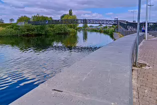 THE MILLENNIUM BRIDGE IN CARLOW [A MODERN LINK ACROSS THE BARROW]-239514-1