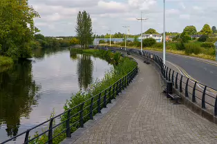 THE MILLENNIUM BRIDGE IN CARLOW [A MODERN LINK ACROSS THE BARROW]-239518-1