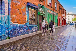 TEMPLE BAR WAS VERY COLOURFUL TODAY [IMMEDIATELY AFTER SOME REALLY INTENSE RAIN]-239051-1