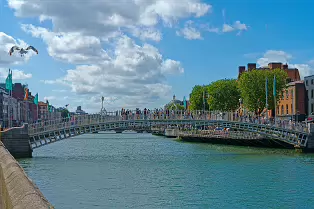 THE HALFPENNY BRIDGE AND LIFFEY STREET [LIFFEY STREET HAS RECENTLY BEEN PEDESTRIANISED]-238487-1