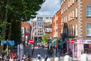 THE HALFPENNY BRIDGE AND LIFFEY STREET [LIFFEY STREET HAS RECENTLY BEEN PEDESTRIANISED]-238488-1