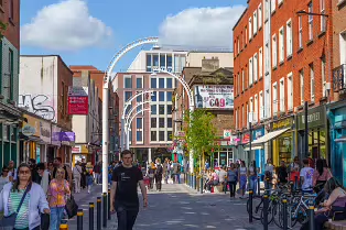 THE HALFPENNY BRIDGE AND LIFFEY STREET [LIFFEY STREET HAS RECENTLY BEEN PEDESTRIANISED]-238492-1