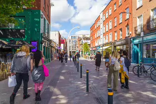 THE HALFPENNY BRIDGE AND LIFFEY STREET [LIFFEY STREET HAS RECENTLY BEEN PEDESTRIANISED]-238495-1