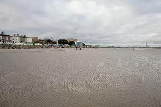 SANDYMOUNT STRAND AS IT WAS IN 2008 [AVOID THE END NEAREST MERRION STRAND EVEN NOW IN 2024]-235946-1