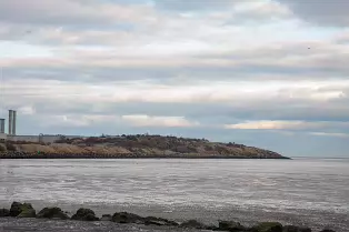 SANDYMOUNT STRAND AS IT WAS IN 2008 [AVOID THE END NEAREST MERRION STRAND EVEN NOW IN 2024]-235976-1