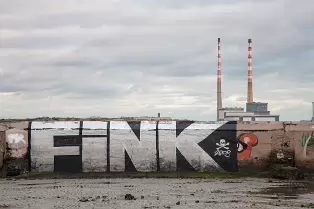SANDYMOUNT SEA BATHS [A CENTURY OF DECAY AND NOW A CANVAS FOR STREET ART]-235924-1