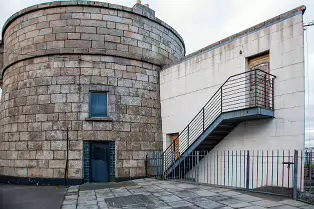 THE SANDYMOUNT MARTELLO TOWER AND A PUBLIC TOILET [FEBRUARY 2008]-235902-1
