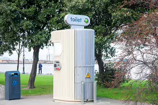 THE SANDYMOUNT MARTELLO TOWER AND A PUBLIC TOILET [FEBRUARY 2008]-235904-1