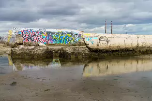 SANDYMOUNT SEA BATHS AUGUST 2024 [A CENTURY OF DECAY, MORE RECENTLY A CANVAS FOR STREET ART]-239468-1