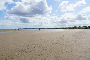 SANDYMOUNT STRAND AND PROMENADE [AUGUST 2024]-239832-1