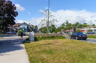 AN ATTRACTIVE COLLECTION OF MICRO GARDENS AND POCKET PARKS [ON LOWER KILMACUD ROAD]-239075-1