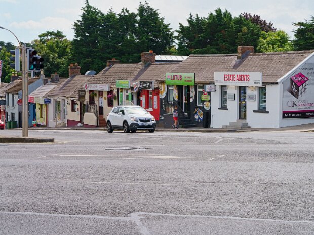 THE HILL The Hill in Stillorgan is a prominent location in Dublin, known for its mix of residential, commercial, and leisure...