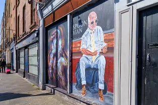 THE SPOON MAN MURAL [COULD BE A TRIBUTE TO DECLAN WALSH AND THE ARTIST MAY WELL BE ORIEL]-239011-1