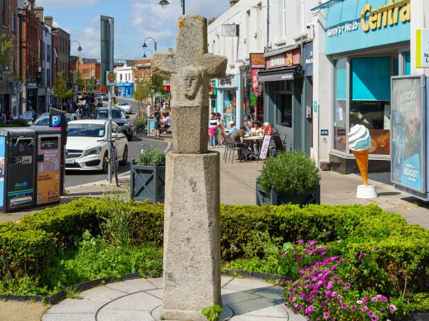 BLACKROCK MARKET CROSS Blackrock Market Cross, also known simply as the Blackrock Cross. It is located at the junction of Main Street and...