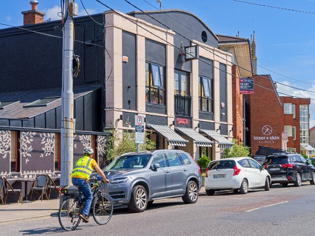 DAATA RESTAURANT Daata in Blackrock is a branch of the popular Daata Indian & Pakistani restaurant chain in Ireland. It's known for its...