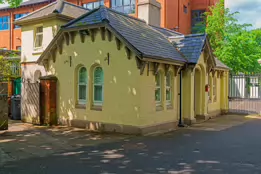 THE REMAINING GATE LODGE AT BELFAST BOTANIC GARDENS [PHOTOGRAPHED MAY 2017]-235413-1 REMAINING GATE LODGE