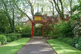 THE BELFAST BOTANIC GARDENS [PHOTOGRAPHED MAY 2017]-235422-1