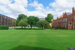 QUEEN'S UNIVERSITY [HAS A MAJOR IMPACT ON THIS PART OF BELFAST CITY]-235537-1 QUEEN'S UNIVERSITY MAY 2017