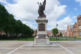 THE WAR MEMORIAL AT QUEENS UNIVERSITY [PHOTOGRAPHED MAY 2017]-235526-1 THE WAR MEMORIAL AT QUEENS UNIVERSITY