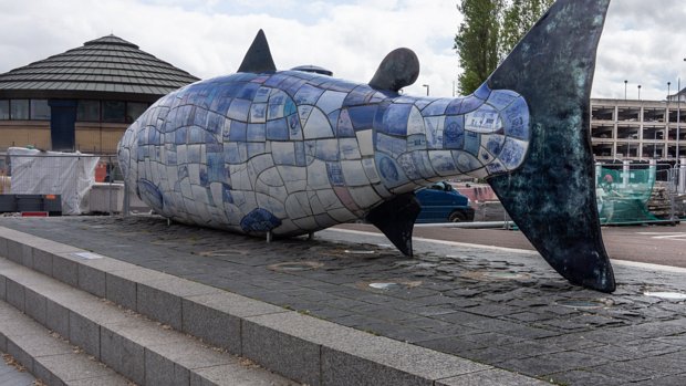 THE BIG FISH A SCULPTURE BY JOHN KINDNESS