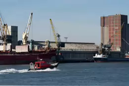 BELFAST HARBOUR PILOT BOAT IN ACTION ON THE RIVER LAGAN [BEN MADIGAN]-150865-squashed