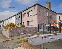 CHAPELIZOD ROAD [AS ONE APPROACHES THE VILLAGE AND THE ANNA LIVIA BRIDGE]-231286-1