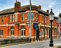 THE BRIDGE PUB CHRISTMAS 2018 [CHAPELIZOD ON THE SOUTH SIDE OF THE ANNA LIVIA BRIDGE]-232674-1