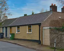 MARTIN'S ROW IN CHAPELIZOD [A SNAPSHOT FROM CHRISTMAS 2018]-232670-1