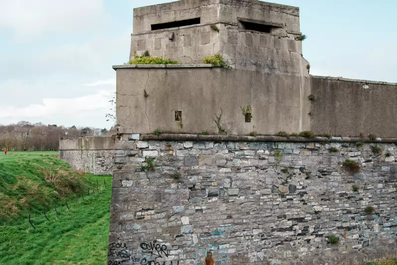 THE MAGAZINE FORT