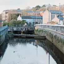 ANNA LIVIA BRIDGE ACROSS THE LIFFEY [CHAPELIZOD VILLAGE ON BOTH SIDES OF THE RIVER]-231233-1