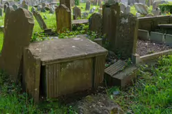 UNEARTHING YOUR IRISH ROOTS IN KILKENNY [A JOURNEY THROUGH ST JOHN'S CEMETERY]-245289-1