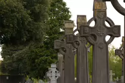 THERE ARE THOUSANDS OF CELTIC CROSSES IN GLASNEVIN CEMETERY [HERE ARE A FEW EXAMPLES]-232182-1