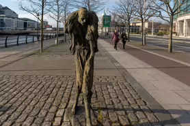 FAMINE MEMORIAL AT CUSTOM HOUSE QUAY IN DUBLIN [PHOTOGRAPHED JANUARY 2019]-147572-1