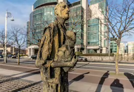 FAMINE MEMORIAL AT CUSTOM HOUSE QUAY IN DUBLIN [PHOTOGRAPHED JANUARY 2019]-147576-1