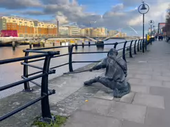 THE LINESMAN SCULPTURE BY DONY MacMANUS [LOCATED ON CITY QUAY - DUBLIN DOCKLANDS]-225483-1