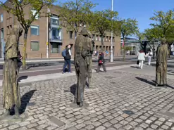 THE FAMINE MEMORIAL BY ROWAN GILLESPIE [SPONSORED BY NORMA SMURFIT]-231296-1