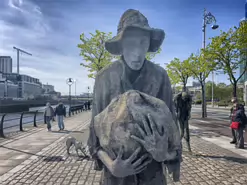 THE FAMINE MEMORIAL BY ROWAN GILLESPIE [SPONSORED BY NORMA SMURFIT]-231301-1