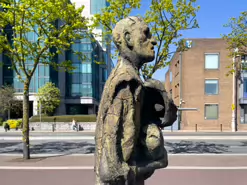THE FAMINE MEMORIAL BY ROWAN GILLESPIE [SPONSORED BY NORMA SMURFIT]-231302-1