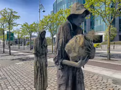 THE FAMINE MEMORIAL BY ROWAN GILLESPIE [SPONSORED BY NORMA SMURFIT]-231304-1