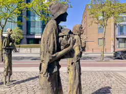 THE FAMINE MEMORIAL BY ROWAN GILLESPIE [SPONSORED BY NORMA SMURFIT]-231306-1