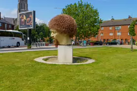 LUKE KELLY STATUE AND THE SHERIFF STREET LIFTING BRIDGE [GUILD STREET JULY 2024]-236459-1