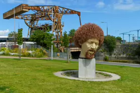 LUKE KELLY STATUE AND THE SHERIFF STREET LIFTING BRIDGE [GUILD STREET JULY 2024]-236465-1