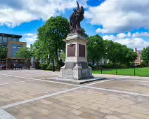 THE WAR MEMORIAL AT QUEENS UNIVERSITY [PHOTOGRAPHED MAY 2017]-235525-1 THE WAR MEMORIAL AT QUEENS UNIVERSITY