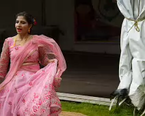 RAINDROPS KEPT FALLING ON HER HEAD [LADY IN PINK]-235613-1