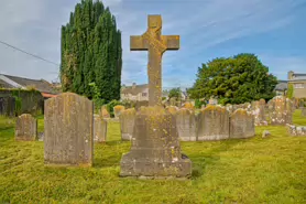 ST PATRICKS GRAVEYARD [UPPER ST PATRICK STREET IN KILKENNY]-234081-1