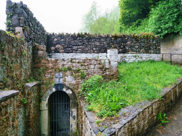 LACKEN MILL AND WELL ON THE RIVER NORE - KILKENNY When I photographed this in May 2016 I dd not know that it was Lacken Mill and did not pay much attention to it as I was...